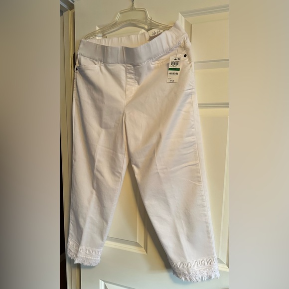 Style & Co - Picture 1 of 13